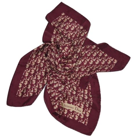 prix foulard christian dior|carrés de soie Dior.